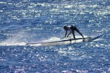 на бешеном глиссире аккуратненько кладём парус на воду