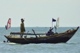 Виндсерфинг - мечта вьетнамского рыбака...